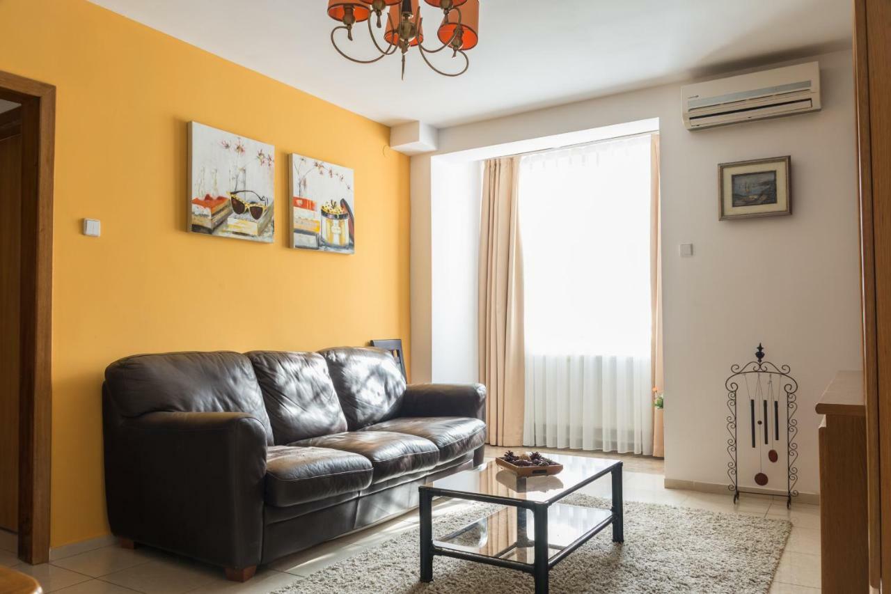 Maxxy Apartments Bucharest Exterior photo